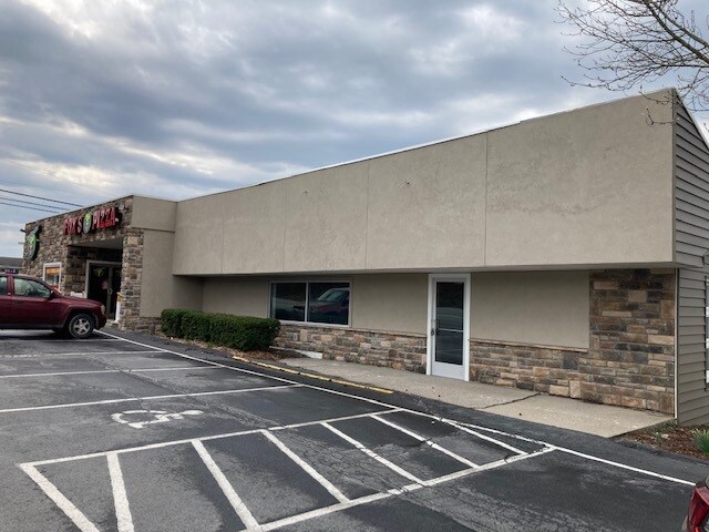 More Photos Of 908 Walnut St, Roaring Spring Office For Lease