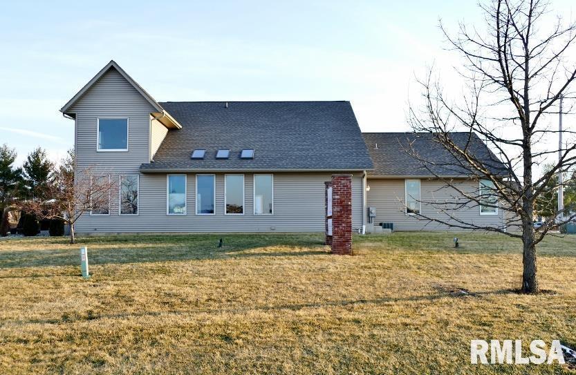 More Photos Of 109 Elizabeth Pointe Dr, Germantown Hills Office For Sale