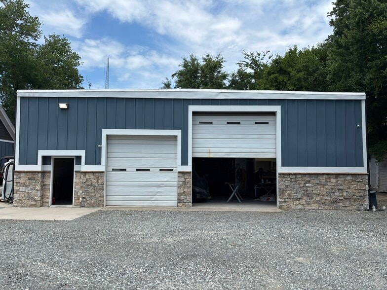 More Photos Of 1015 Ellis Rd, Durham Light Manufacturing For Sale