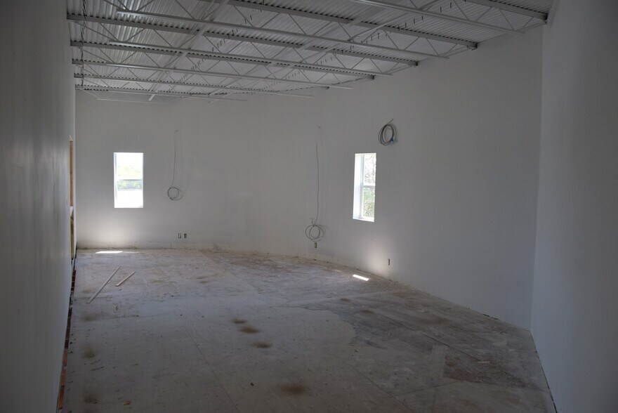 More Photos Of 951 Alternate A1A, Jupiter Freestanding For Lease