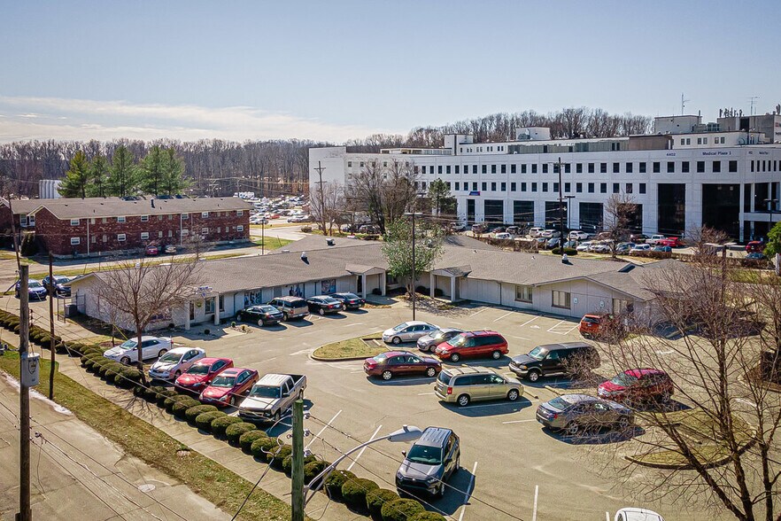 More Photos Of 4331 Churchman Ave, Louisville Medical For Sale