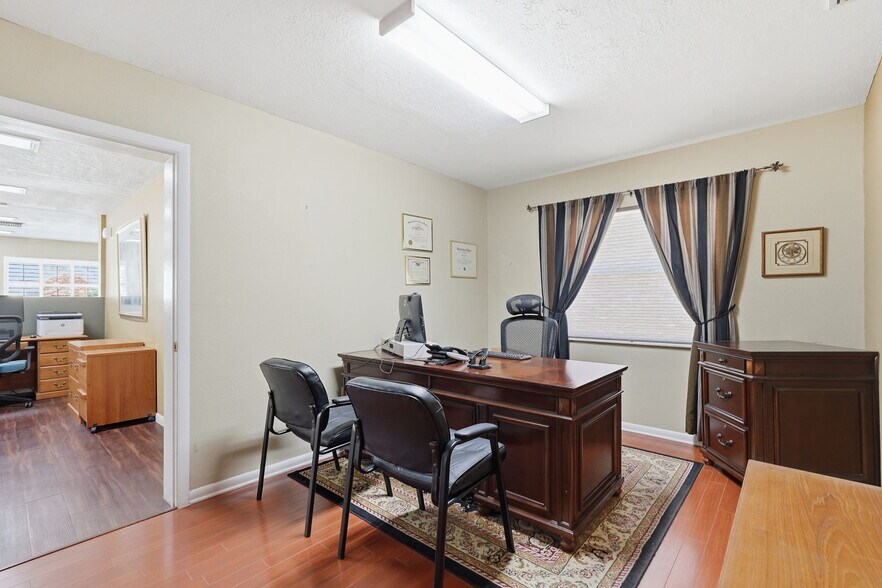 More Photos Of 500-510 Tarpon Ave E, Tarpon Springs Office For Sale