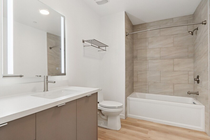 More Photos Of 9900 Venice Blvd, Culver City Apartments For Lease