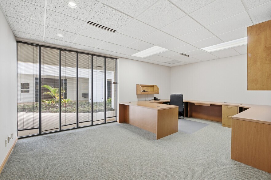 More Photos Of 900 SE Ocean Blvd, Stuart Medical For Sale