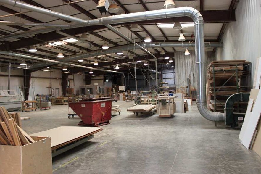 More Photos Of 18626 Starcreek Dr, Cornelius Light Distribution For Lease