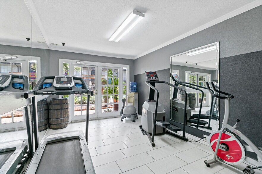 More Photos Of 3015 Greenridge Dr, Houston Apartments For Sale