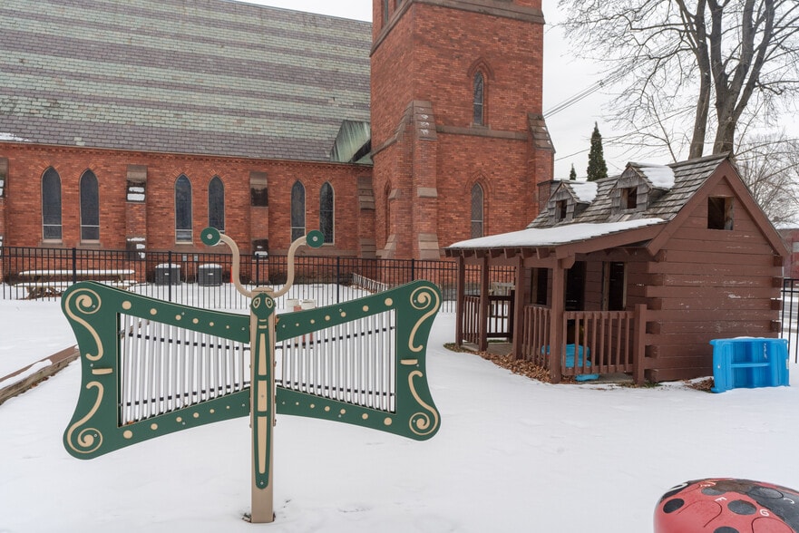 More Photos Of 12 Church Ave, Ballston Spa Daycare Center For Lease