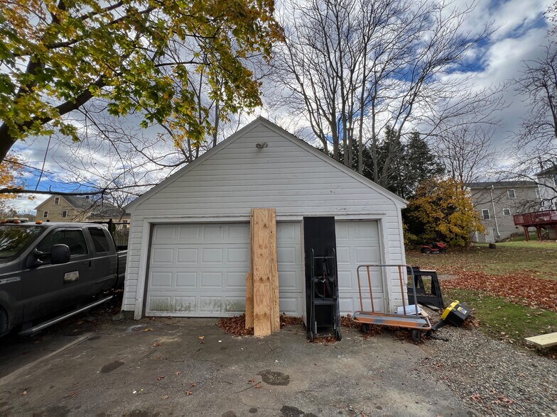 More Photos Of 233 Poquonnock Rd, Groton Restaurant For Sale