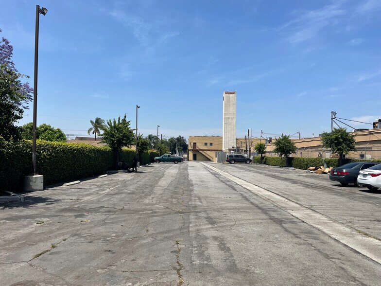 More Photos Of 11036-11046 Washington Blvd, Whittier Loft Creative Space For Lease