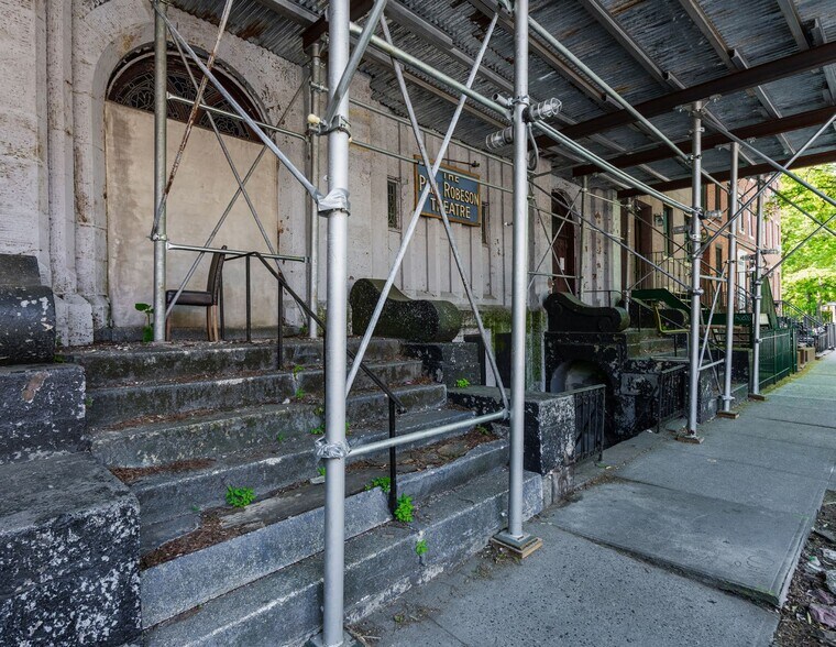 More Photos Of 40 Greene Ave, Brooklyn Movie Theatre For Sale