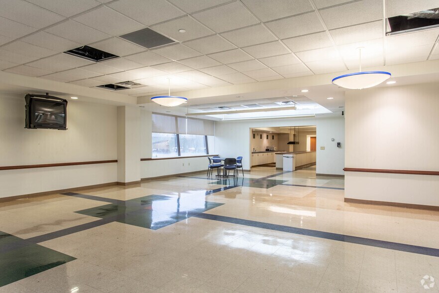 More Photos Of 1500 E Main St, Newark Office For Sale