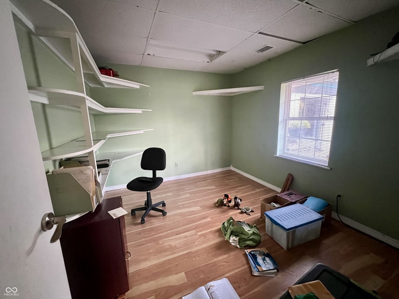 More Photos Of 8135 E 30th St, Indianapolis Light Manufacturing For Sale