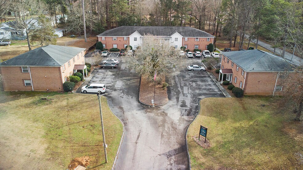 More Photos Of 170 Westwood Dr, Thomson Apartments For Sale