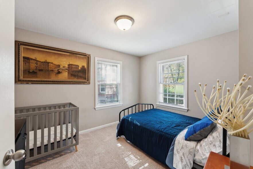 More Photos Of 5730 Biscayne dr, Alexandria Office For Sale