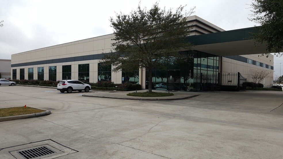 More Photos Of 16503 Air Center Blvd, Houston Unknown For Lease