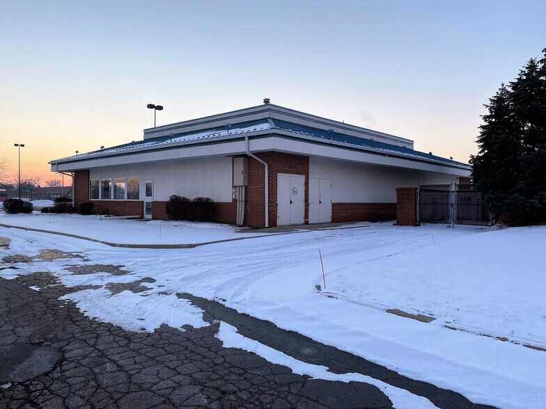 More Photos Of 33785 Van Dyke Ave, Sterling Heights Restaurant For Sale
