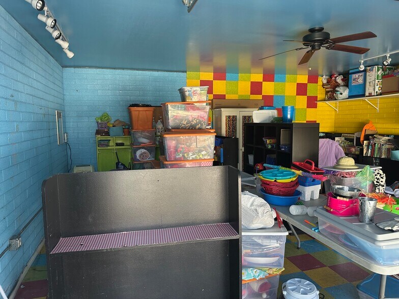 More Photos Of 2100 E Lambert Rd, La Habra Contractor Storage Yard For Sale