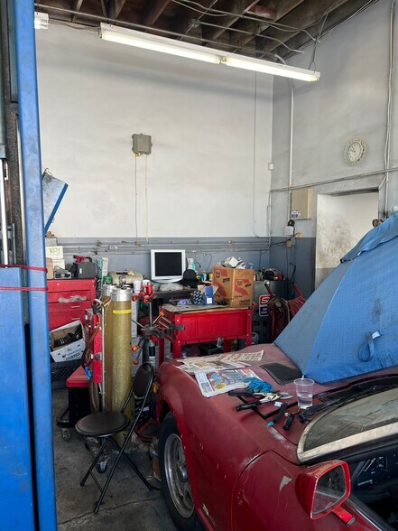 More Photos Of 17733 Chatsworth St, Granada Hills Auto Repair For Sale