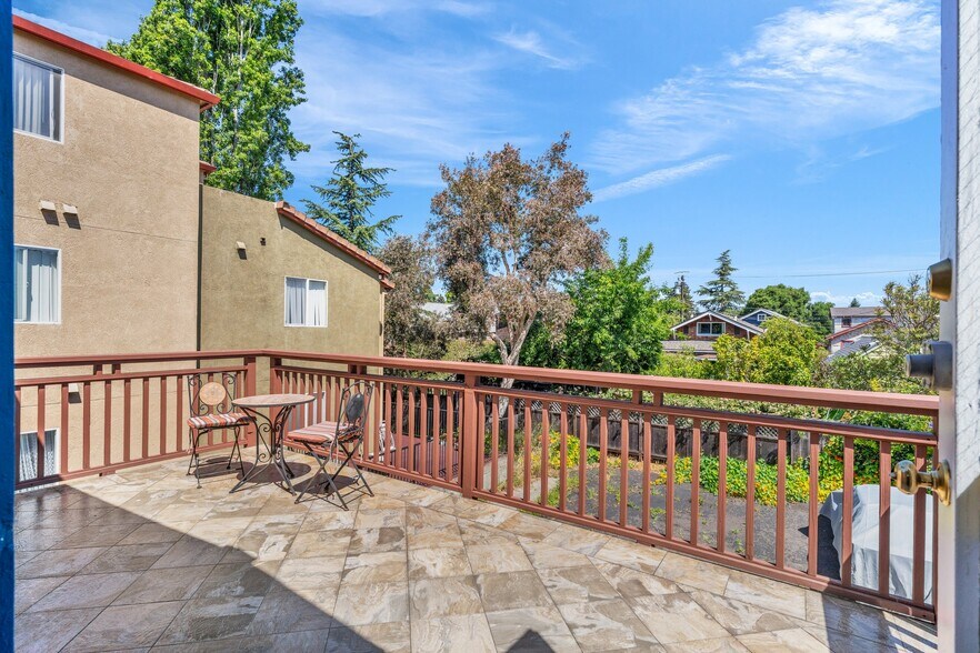 More Photos Of 1633 University Ave, Berkeley Office For Lease