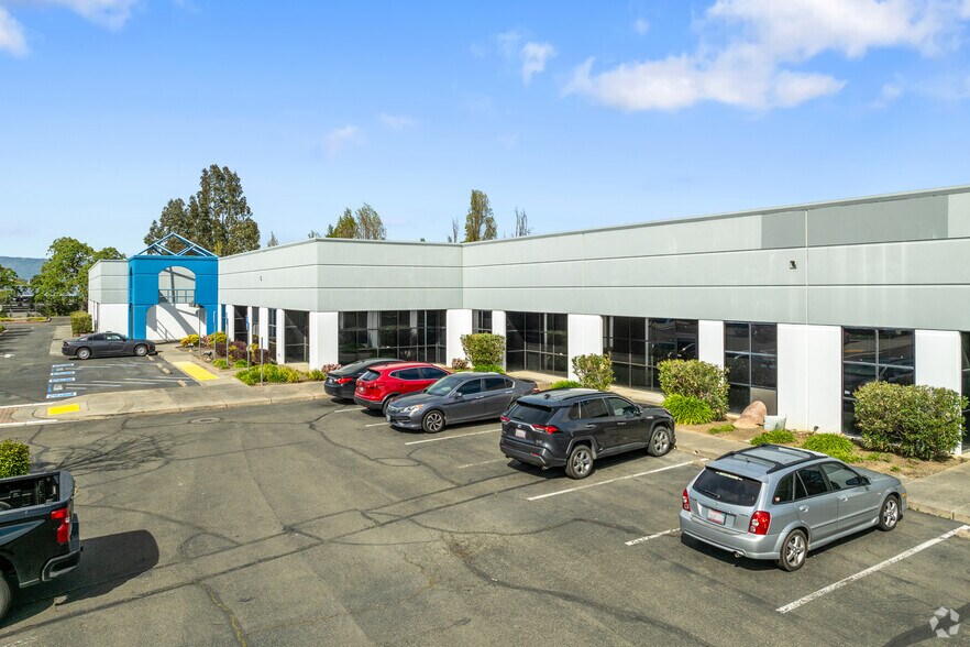 More Photos Of 435 Executive Court North, Fairfield Light Distribution For Sale