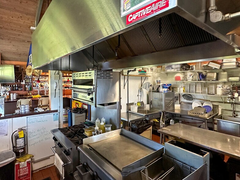 More Photos Of 854 Puu Road, Kalaheo Restaurant For Lease