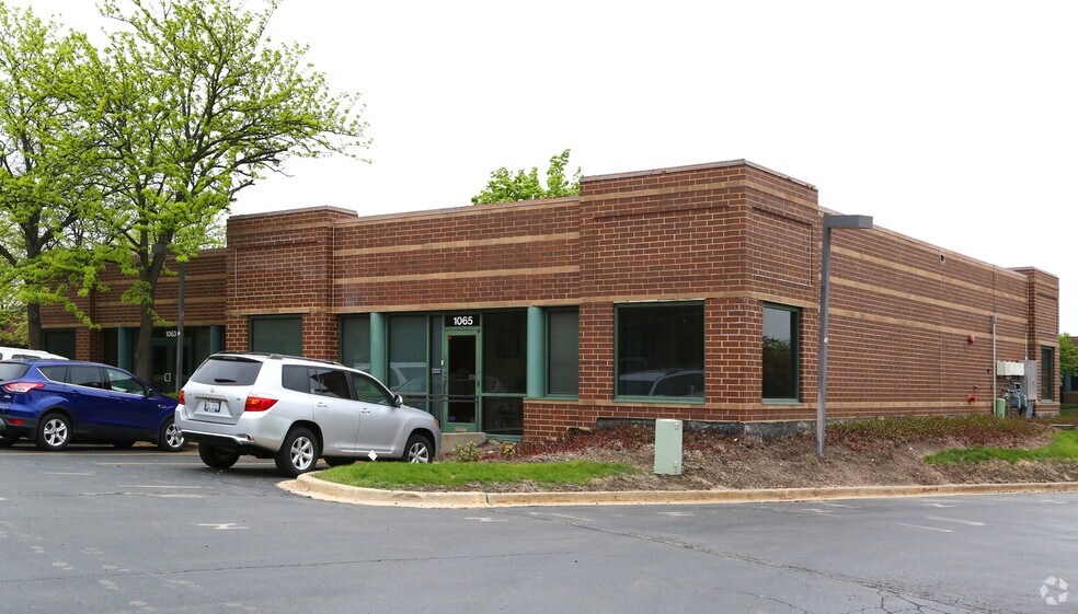 More Photos Of 1091-1099 W Hawthorn Dr, Itasca Unknown For Lease
