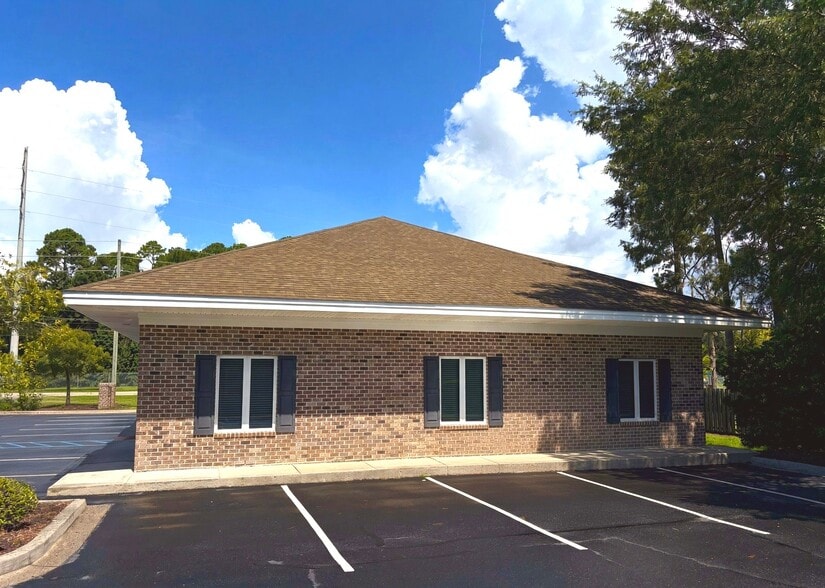 More Photos Of 413 W Montgomery Cross Rd, Savannah Office For Sale