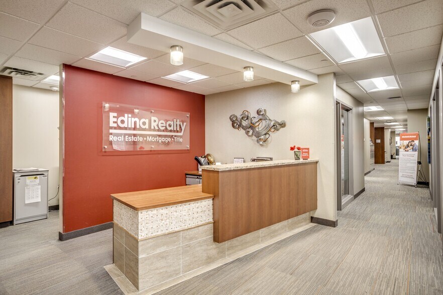 More Photos Of 14525 Hwy 7, Minnetonka Medical For Lease