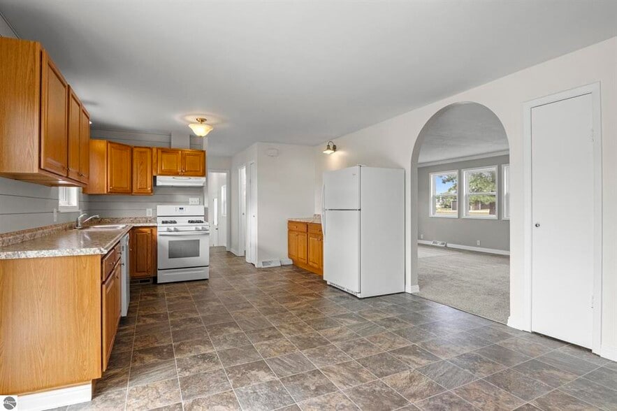 More Photos Of 3066 S M 37, Traverse City Self Storage For Sale