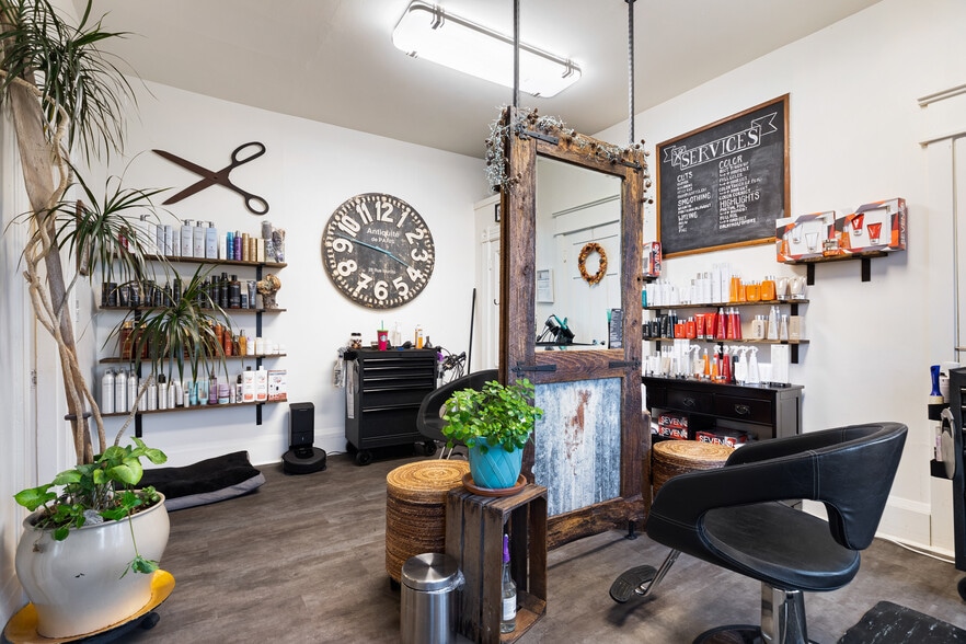 More Photos Of 619 Commercial Ave, Anacortes Storefront Retail Office For Sale