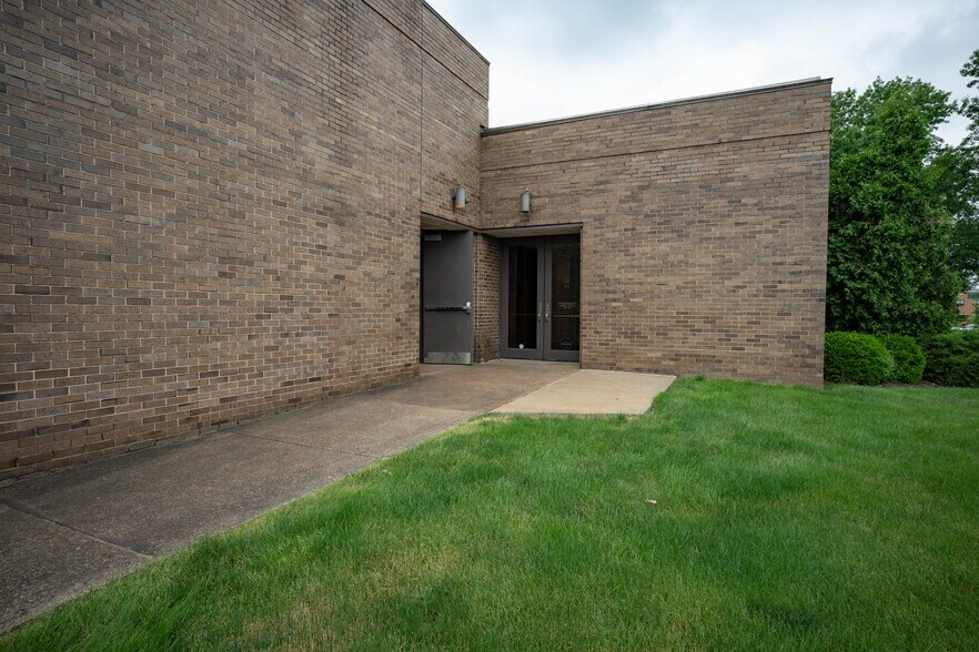 More Photos Of 310 Alpha Dr, Pittsburgh Research And Development For Sale