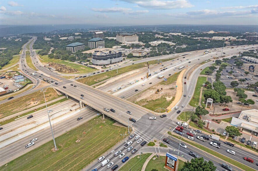 More Photos Of 8905 Tronewood Dr, Austin Apartments For Sale