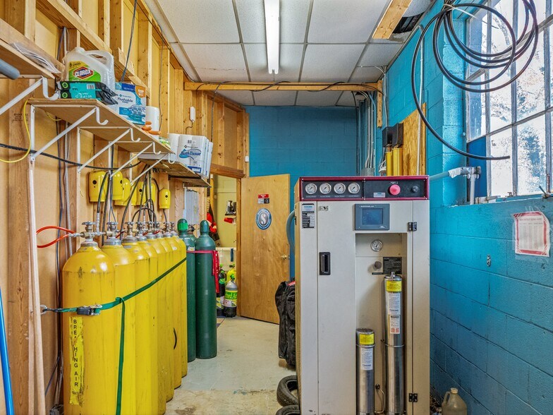 More Photos Of 1141 Patton Ave, Asheville Freestanding For Lease