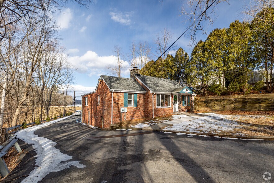 More Photos Of 153 Skylands Rd, Ringwood Office For Sale