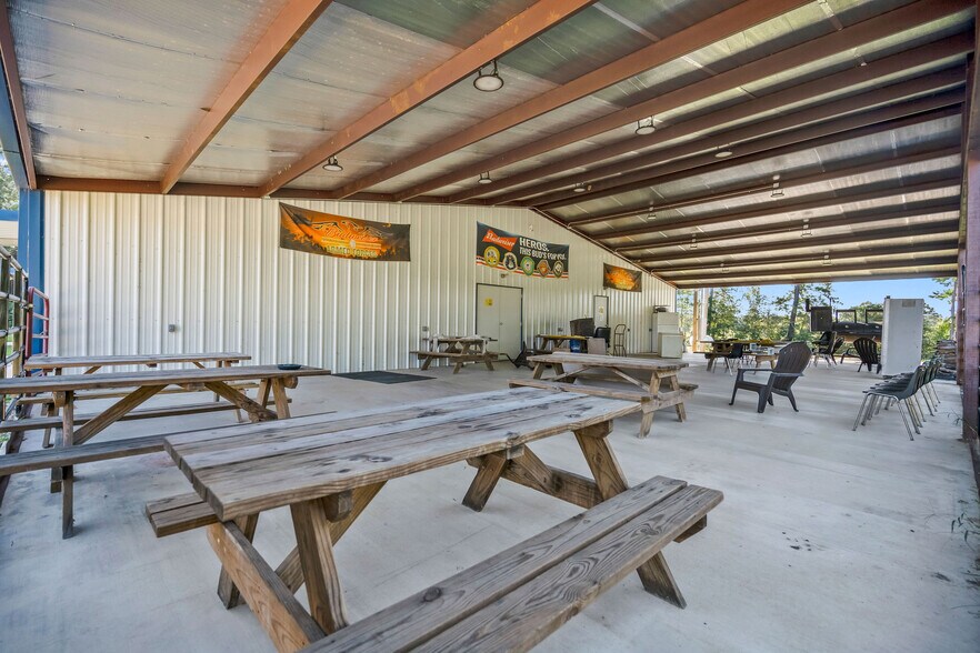 More Photos Of 4951 US Highway 190 W, Livingston Office For Sale