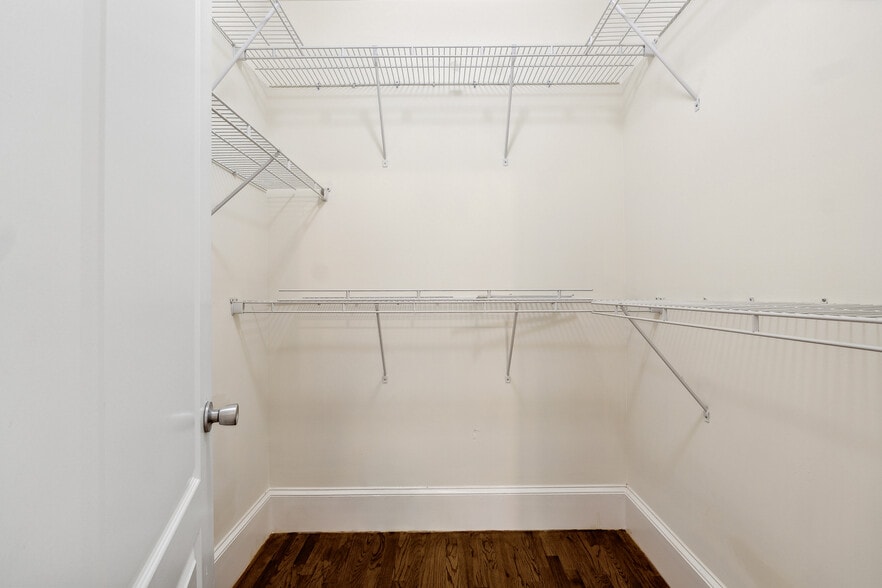 More Photos Of 1303 N Druid Hills Rd NE, Brookhaven Office Residential For Sale
