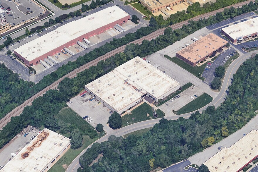 More Photos Of 8226-8256 Nieman Rd, Lenexa Warehouse For Lease