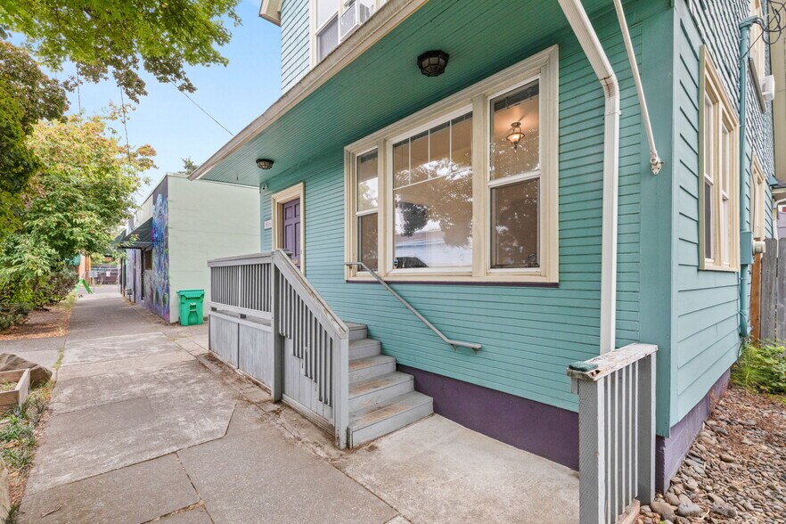 More Photos Of 1516 SE 43rd Ave, Portland Medical For Sale