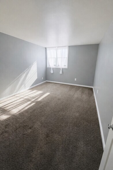 More Photos Of 522 Wilson Bridge Dr, Oxon Hill Apartments For Sale