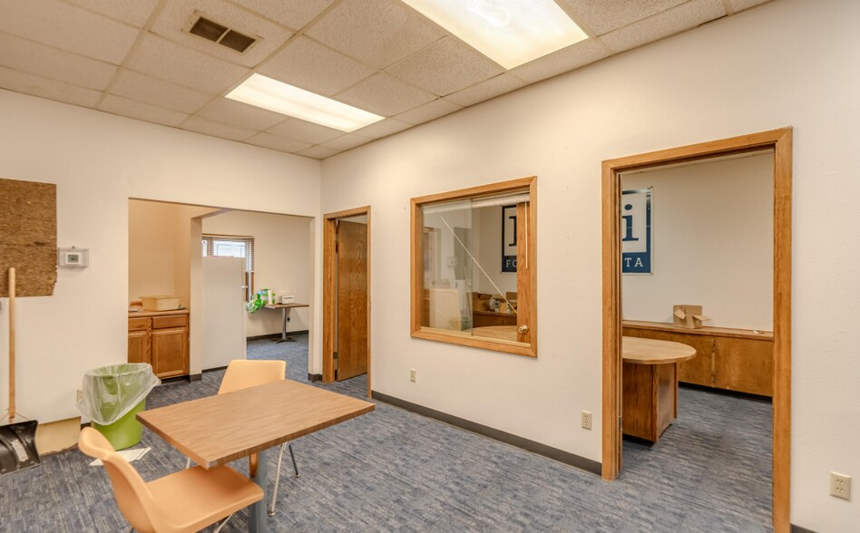 More Photos Of 1100 Basin Ave, Bismarck Flex For Sale