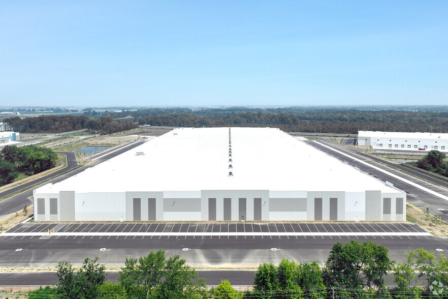More Photos Of 10015 Archer Drive, Brownsburg Distribution For Lease