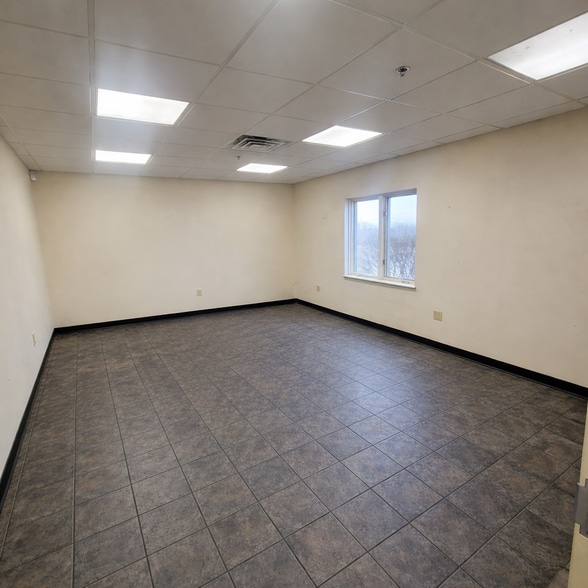 More Photos Of 47 Slade St, Fall River Flex For Lease