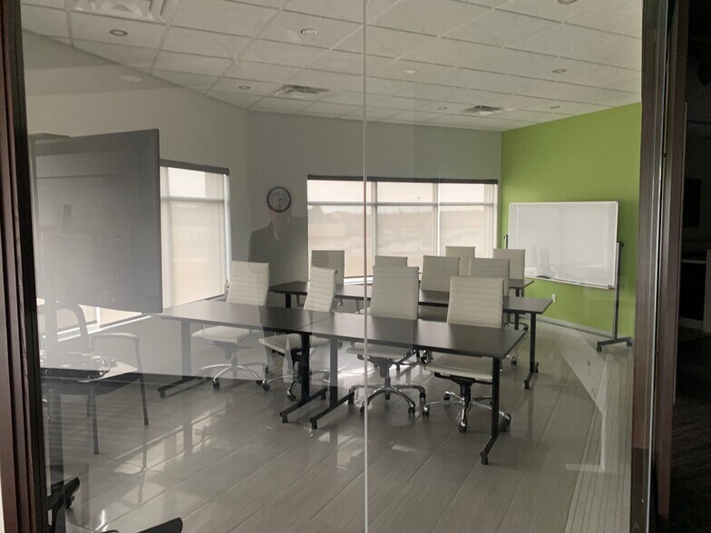 More Photos Of 15 Carlton Dr, St. Albert Flex For Sale