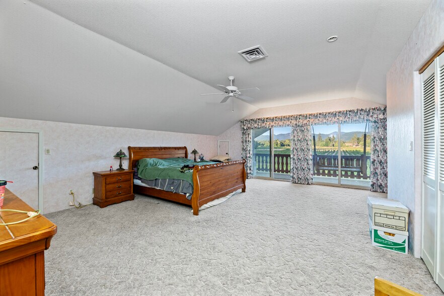 More Photos Of 3900 Holland Rd loop, Cave Junction Winery Vineyard For Sale