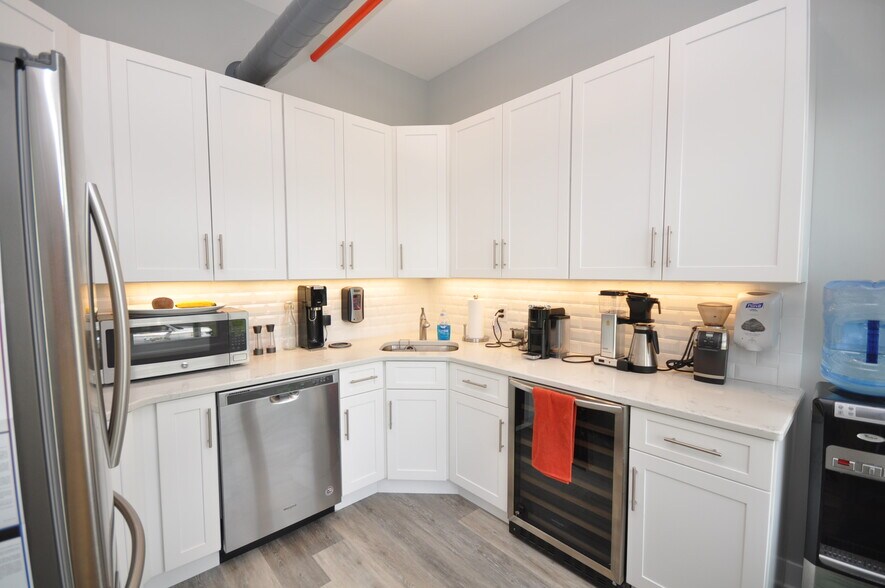 More Photos Of 2 Hennessey Blvd, Atlantic Highlands Coworking Space