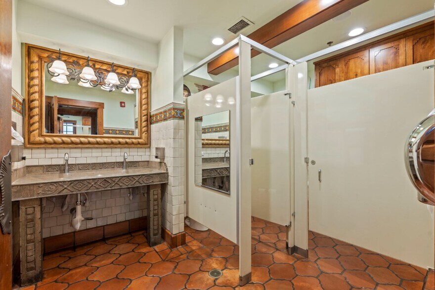 More Photos Of 8791 Lake Blvd, Kings Beach Restaurant For Sale