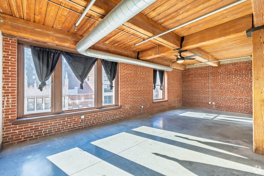 More Photos Of 1209 Washington Ave, Saint Louis Apartments For Lease