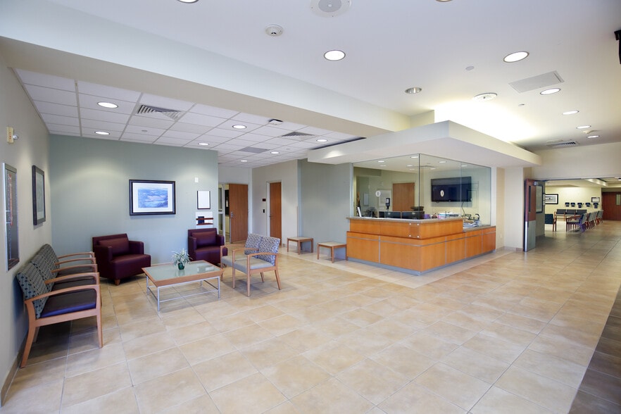 More Photos Of 1905 Doctors Hospital Dr, Bridgeport Healthcare For Sale