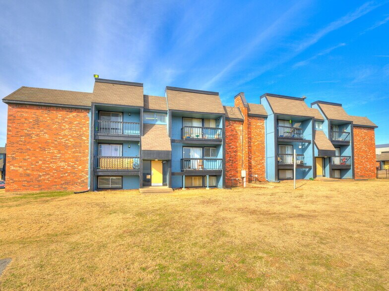 More Photos Of 1311 N Ash Pl, Owasso Apartments For Sale