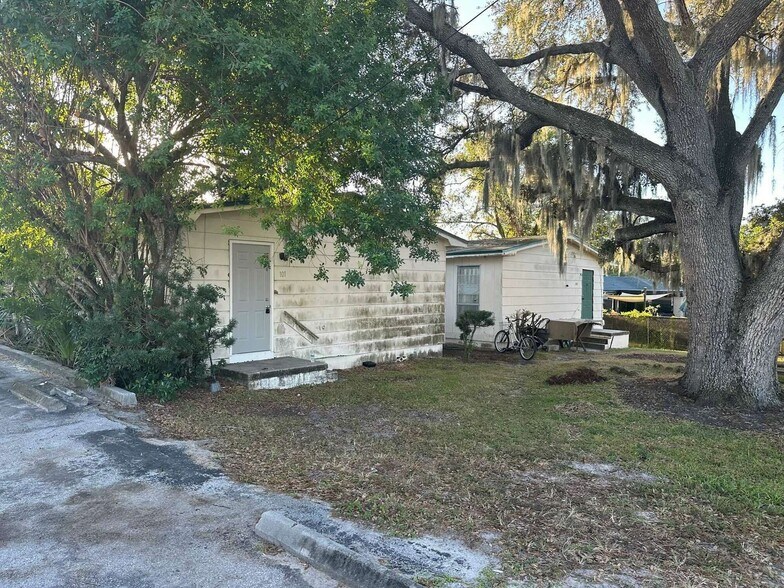 More Photos Of 100 NE 10th Ter, Mulberry Multifamily For Sale